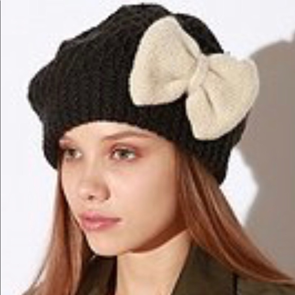 Pins + Needles Bow Beret